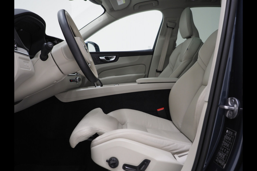 Volvo XC60 2.0 T6 Recharge AWD Ultimate Long Range | Panoramadak | Harman/Kardon | Pilot Assist | Trekhaak | HUD | Keyless | Carplay