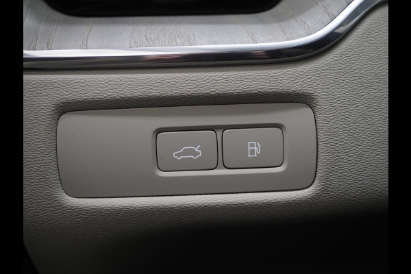 Volvo XC60 2.0 T6 Recharge AWD Ultimate Long Range | Panoramadak | Harman/Kardon | Pilot Assist | Trekhaak | HUD | Keyless | Carplay
