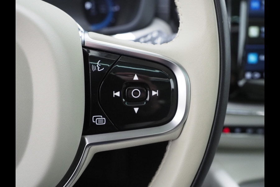 Volvo XC60 2.0 T6 Recharge AWD Ultimate Long Range | Panoramadak | Harman/Kardon | Pilot Assist | Trekhaak | HUD | Keyless | Carplay