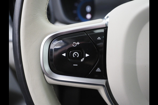 Volvo XC60 2.0 T6 Recharge AWD Ultimate Long Range | Panoramadak | Harman/Kardon | Pilot Assist | Trekhaak | HUD | Keyless | Carplay