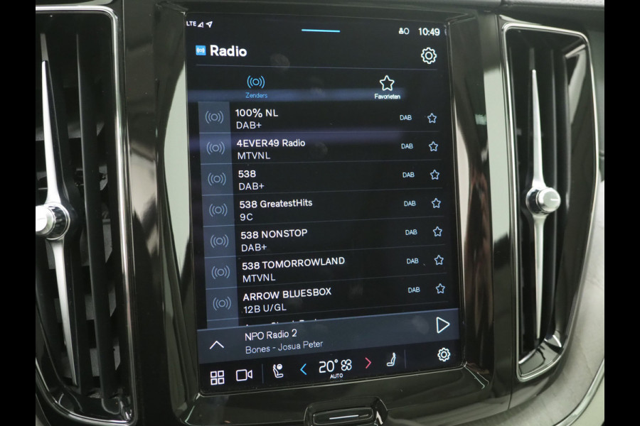 Volvo XC60 2.0 T6 Recharge AWD Ultimate Long Range | Panoramadak | Harman/Kardon | Pilot Assist | Trekhaak | HUD | Keyless | Carplay