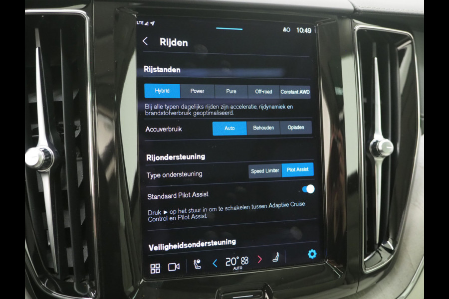 Volvo XC60 2.0 T6 Recharge AWD Ultimate Long Range | Panoramadak | Harman/Kardon | Pilot Assist | Trekhaak | HUD | Keyless | Carplay