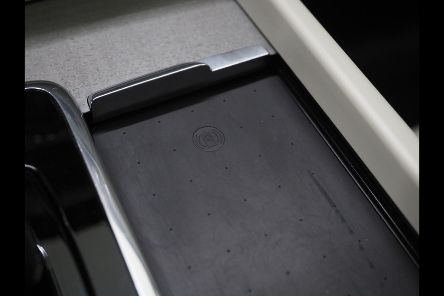 Volvo XC60 2.0 T6 Recharge AWD Ultimate Long Range | Panoramadak | Harman/Kardon | Pilot Assist | Trekhaak | HUD | Keyless | Carplay