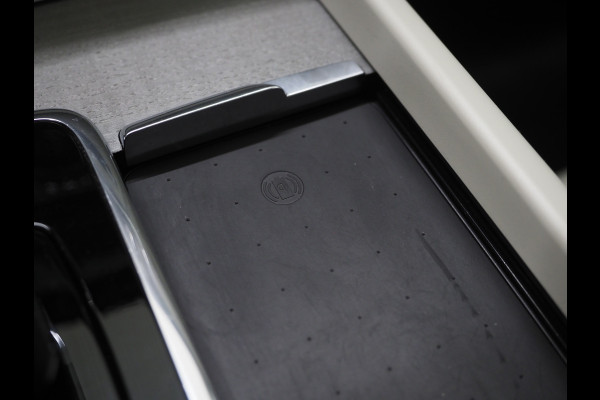 Volvo XC60 2.0 T6 Recharge AWD Ultimate Long Range | Panoramadak | Harman/Kardon | Pilot Assist | Trekhaak | HUD | Keyless | Carplay