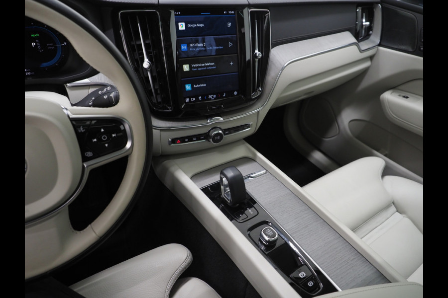 Volvo XC60 2.0 T6 Recharge AWD Ultimate Long Range | Panoramadak | Harman/Kardon | Pilot Assist | Trekhaak | HUD | Keyless | Carplay