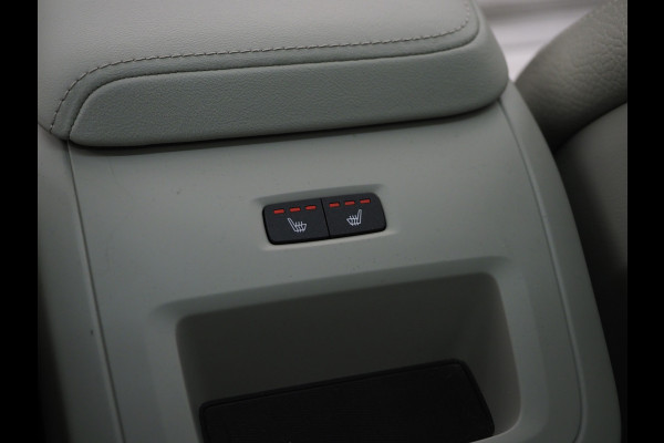 Volvo XC60 2.0 T6 Recharge AWD Ultimate Long Range | Panoramadak | Harman/Kardon | Pilot Assist | Trekhaak | HUD | Keyless | Carplay