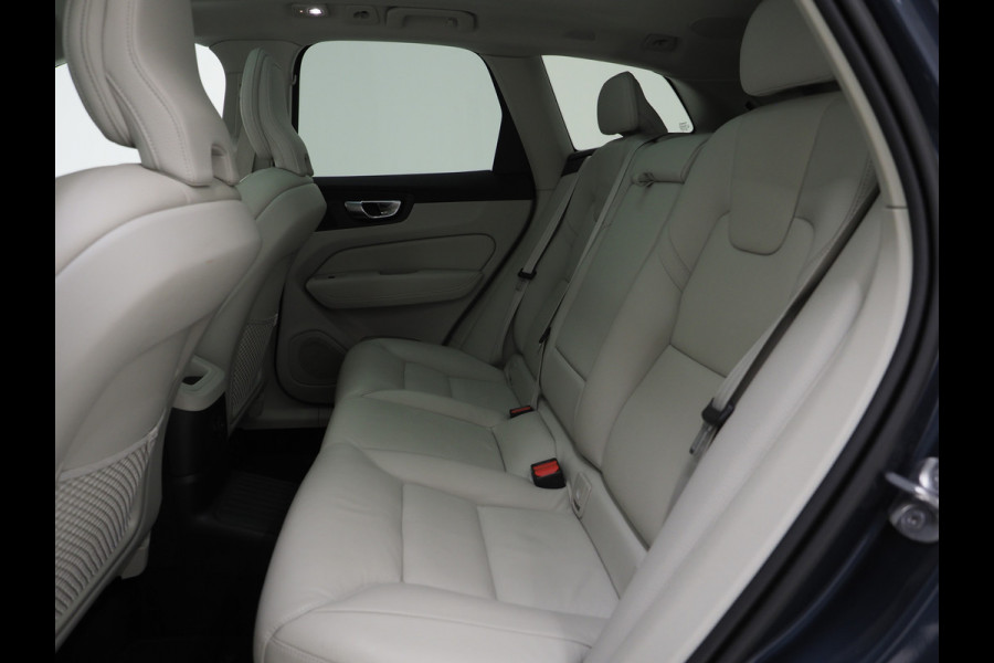 Volvo XC60 2.0 T6 Recharge AWD Ultimate Long Range | Panoramadak | Harman/Kardon | Pilot Assist | Trekhaak | HUD | Keyless | Carplay
