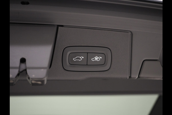 Volvo XC60 2.0 T6 Recharge AWD Ultimate Long Range | Panoramadak | Harman/Kardon | Pilot Assist | Trekhaak | HUD | Keyless | Carplay