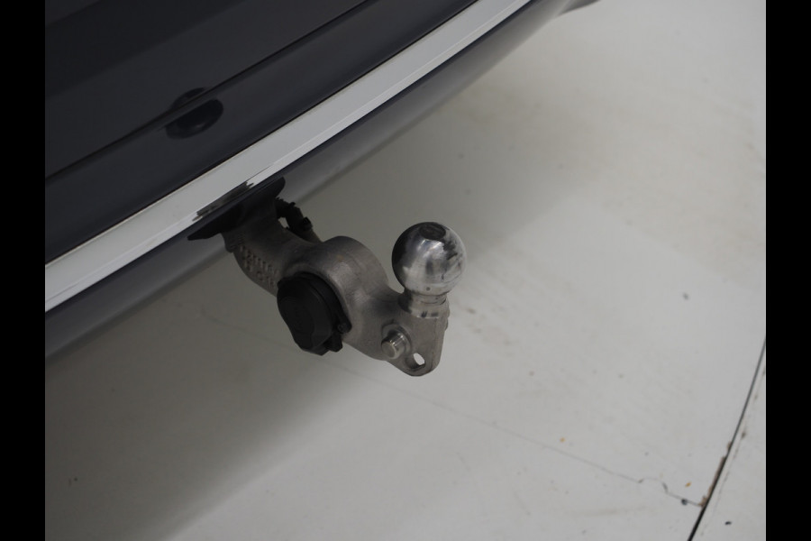 Volvo XC60 2.0 T6 Recharge AWD Ultimate Long Range | Panoramadak | Harman/Kardon | Pilot Assist | Trekhaak | HUD | Keyless | Carplay