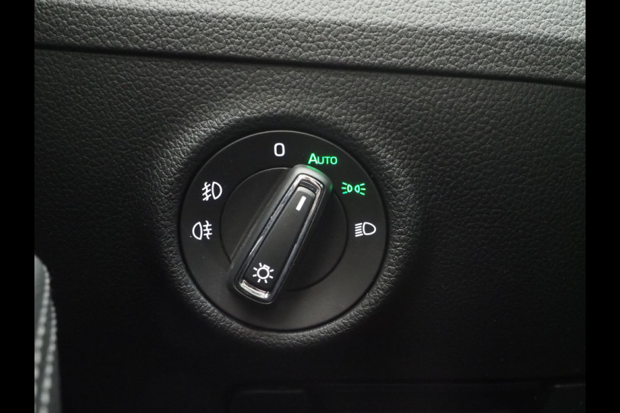 Škoda Superb Combi 1.4 TSI iV Laurin & Klement | Panoramadak | Massage | Trekhaak | Canton | Leder | 360 | Keyless | Adaptive Cruise