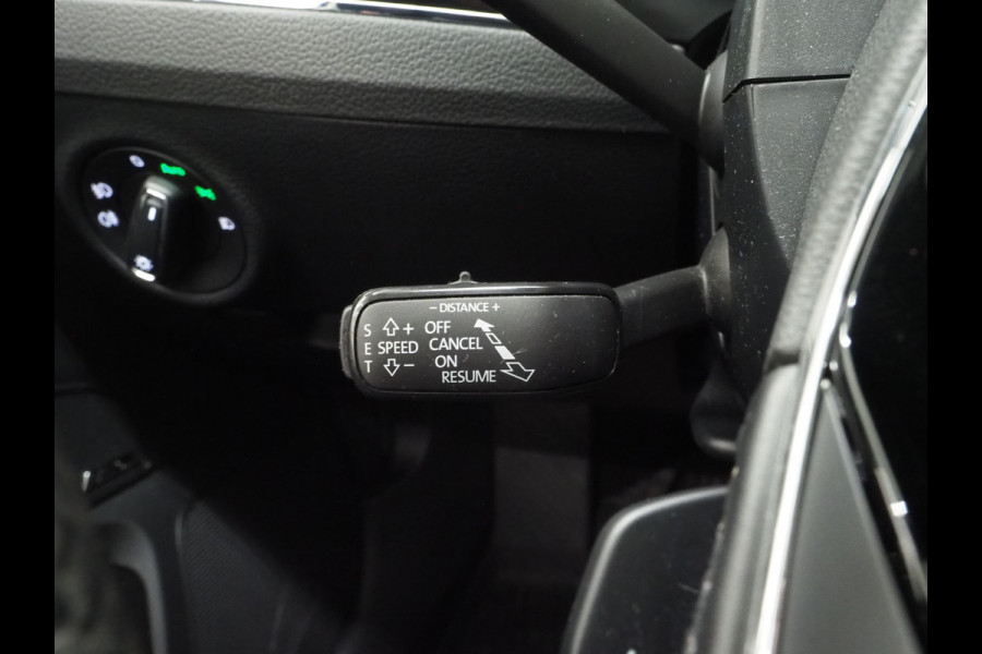 Škoda Superb Combi 1.4 TSI iV Laurin & Klement | Panoramadak | Massage | Trekhaak | Canton | Leder | 360 | Keyless | Adaptive Cruise