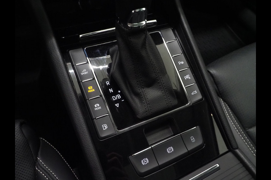 Škoda Superb Combi 1.4 TSI iV Laurin & Klement | Panoramadak | Massage | Trekhaak | Canton | Leder | 360 | Keyless | Adaptive Cruise