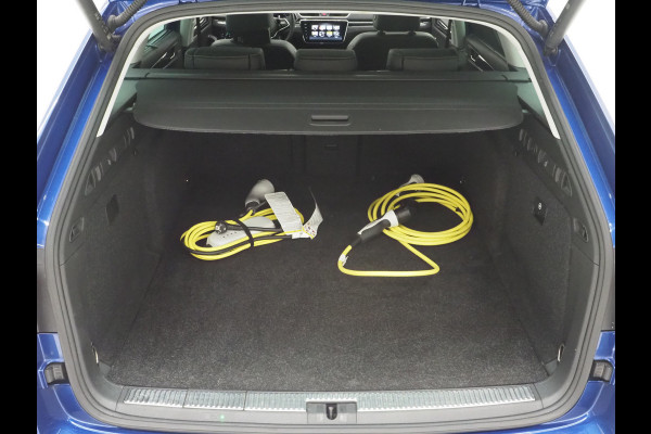 Škoda Superb Combi 1.4 TSI iV Laurin & Klement | Panoramadak | Massage | Trekhaak | Canton | Leder | 360 | Keyless | Adaptive Cruise