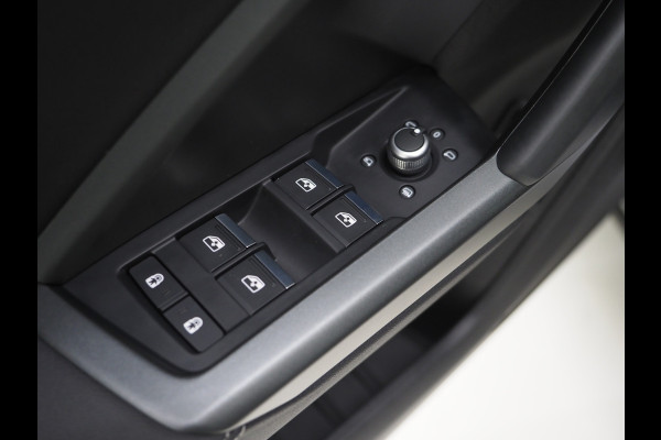 Audi Q3 Sportback 45 TFSI e S-Line Edition Black | LED | Keyless | Adaptive Cruise | Camera | Zwarte Hemel | Carplay