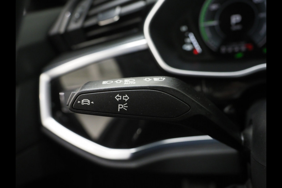 Audi Q3 Sportback 45 TFSI e S-Line Edition Black | LED | Keyless | Adaptive Cruise | Camera | Zwarte Hemel | Carplay