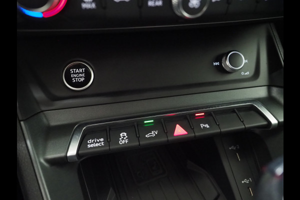 Audi Q3 Sportback 45 TFSI e S-Line Edition Black | LED | Keyless | Adaptive Cruise | Camera | Zwarte Hemel | Carplay