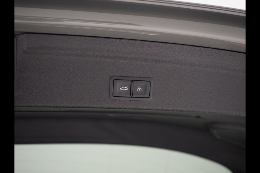 Audi Q3 Sportback 45 TFSI e S-Line Edition Black | LED | Keyless | Adaptive Cruise | Camera | Zwarte Hemel | Carplay