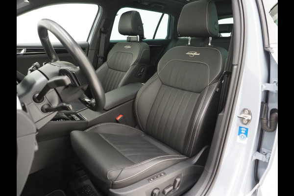 Škoda Superb Combi 1.4 TSI iV Laurin & Klement | Panoramadak | Massage | Canton | Trekhaak | 360 | Leder | Keyless | Adaptive Cruise