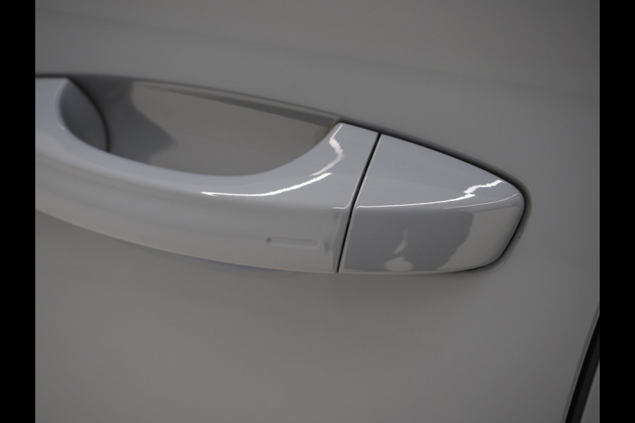 Škoda Superb Combi 1.4 TSI iV Laurin & Klement | Panoramadak | Massage | Canton | Trekhaak | 360 | Leder | Keyless | Adaptive Cruise