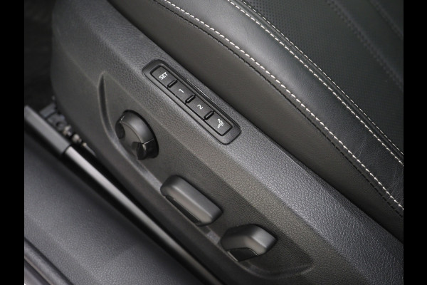 Škoda Superb Combi 1.4 TSI iV Laurin & Klement | Panoramadak | Massage | Canton | Trekhaak | 360 | Leder | Keyless | Adaptive Cruise