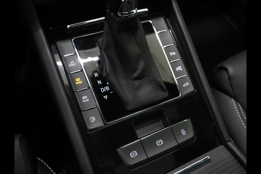 Škoda Superb Combi 1.4 TSI iV Laurin & Klement | Panoramadak | Massage | Canton | Trekhaak | 360 | Leder | Keyless | Adaptive Cruise