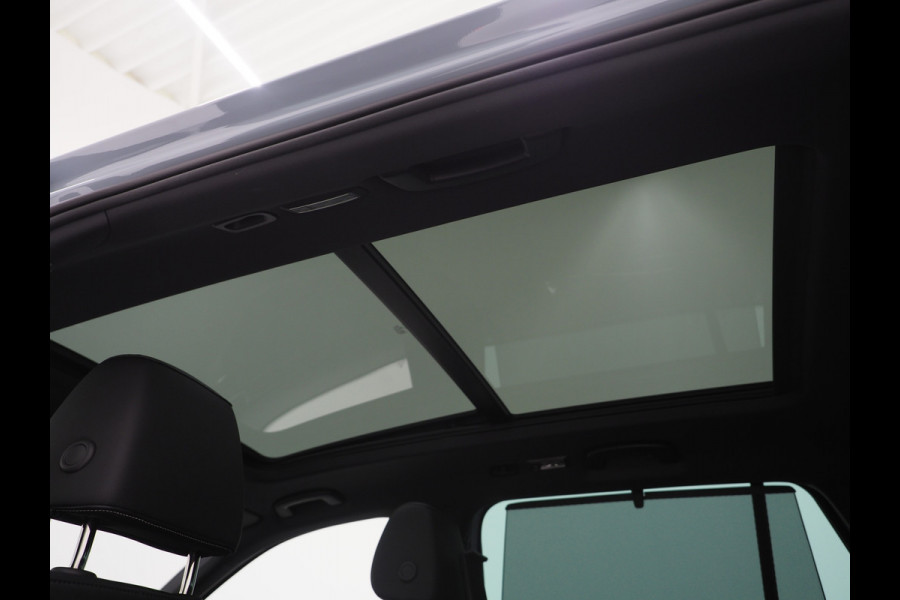 Škoda Superb Combi 1.4 TSI iV Laurin & Klement | Panoramadak | Massage | Canton | Trekhaak | 360 | Leder | Keyless | Adaptive Cruise