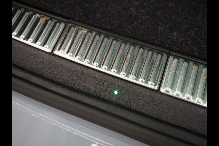 Škoda Superb Combi 1.4 TSI iV Laurin & Klement | Panoramadak | Massage | Canton | Trekhaak | 360 | Leder | Keyless | Adaptive Cruise