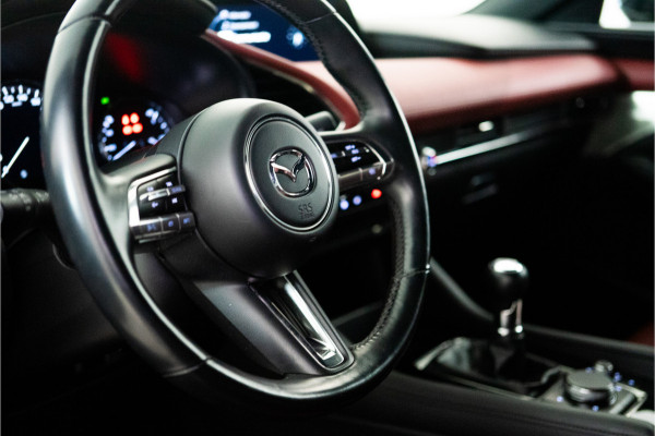 Mazda 3 2.0 e-SkyActiv-X M Hybrid 180 Luxury 187PK | NL AUTO+NAP | Bose | Leder | HUD | Elektr. Stoelen | VOL OPTIE! 12 MND Garantie