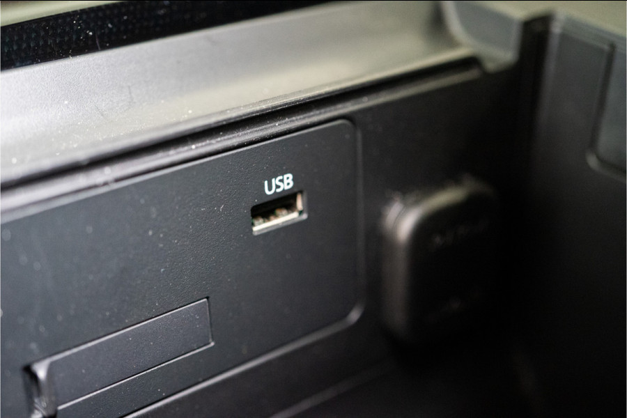 Mazda 3 2.0 e-SkyActiv-X M Hybrid 180 Luxury 187PK | NL AUTO+NAP | Bose | Leder | HUD | Elektr. Stoelen | VOL OPTIE! 12 MND Garantie