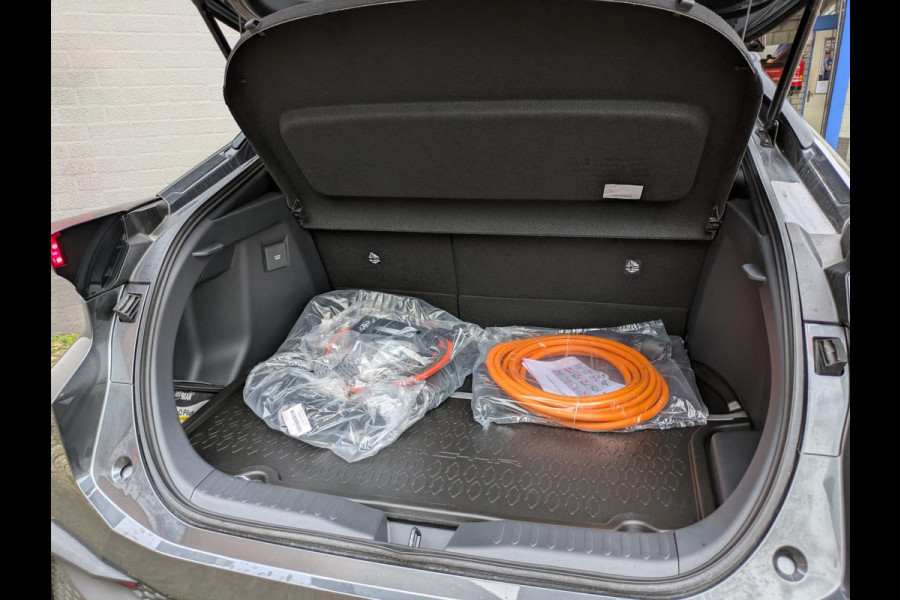 Toyota C-HR 2.0 Plug-in Hybrid 220 Dynamic|Stoel/Stuurverwarming|Groot-Navi|Adaptive-Cruise|Apple-Carplay/Android-Auto