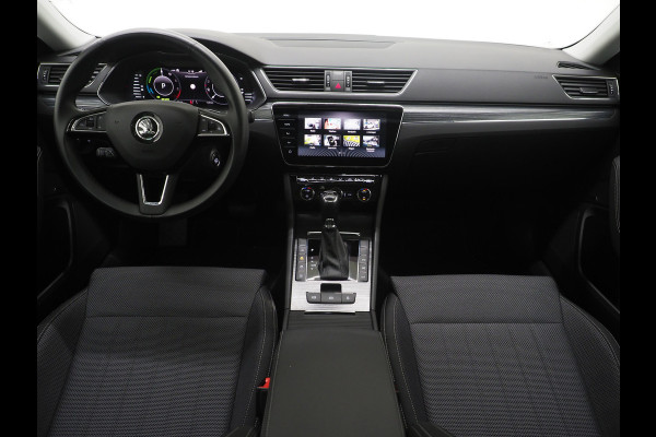 Škoda Superb Combi 1.4 TSI iV Style | Panoramadak | Trekhaak | Canton | 360 | Keyless | Adaptive Cruise | Carplay