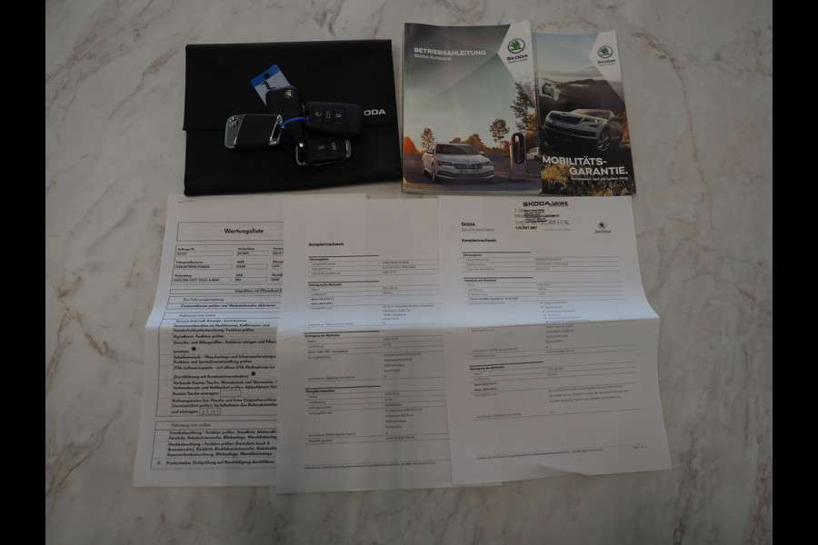 Škoda Superb Combi 1.4 TSI iV Style | Panoramadak | Trekhaak | Canton | 360 | Keyless | Adaptive Cruise | Carplay