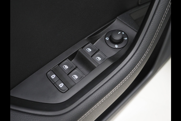 Škoda Superb Combi 1.4 TSI iV Style | Panoramadak | Trekhaak | Canton | 360 | Keyless | Adaptive Cruise | Carplay