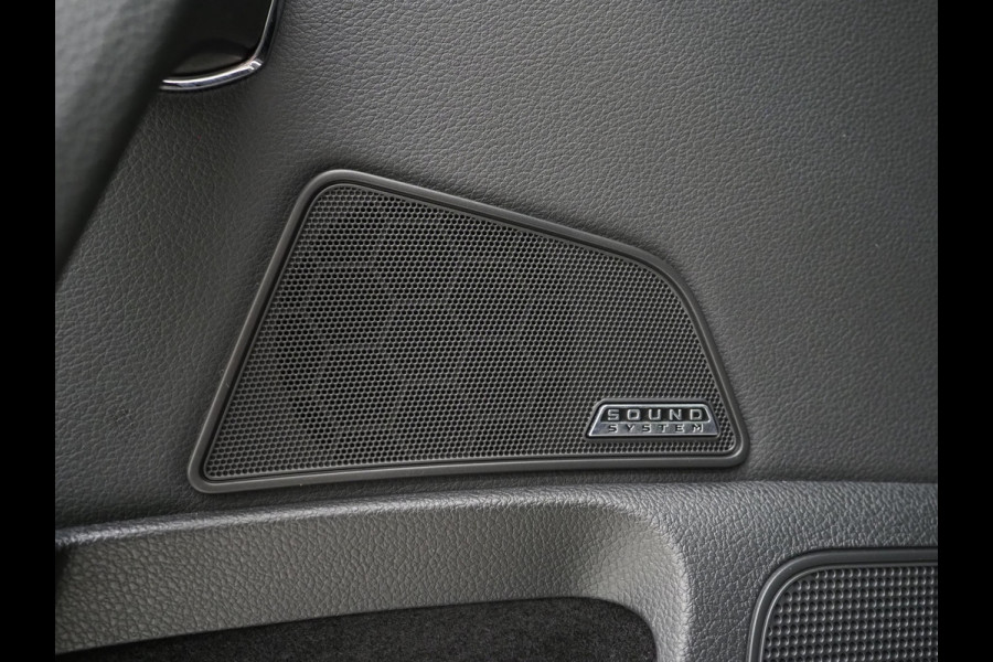 Škoda Superb Combi 1.4 TSI iV Style | Panoramadak | Trekhaak | Canton | 360 | Keyless | Adaptive Cruise | Carplay