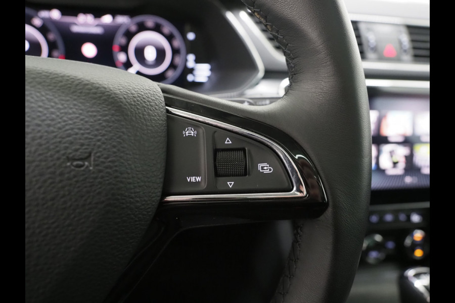 Škoda Superb Combi 1.4 TSI iV Style | Panoramadak | Trekhaak | Canton | 360 | Keyless | Adaptive Cruise | Carplay