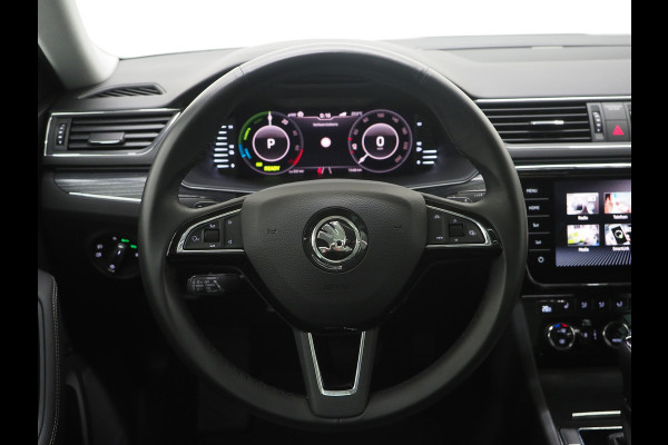 Škoda Superb Combi 1.4 TSI iV Style | Panoramadak | Trekhaak | Canton | 360 | Keyless | Adaptive Cruise | Carplay