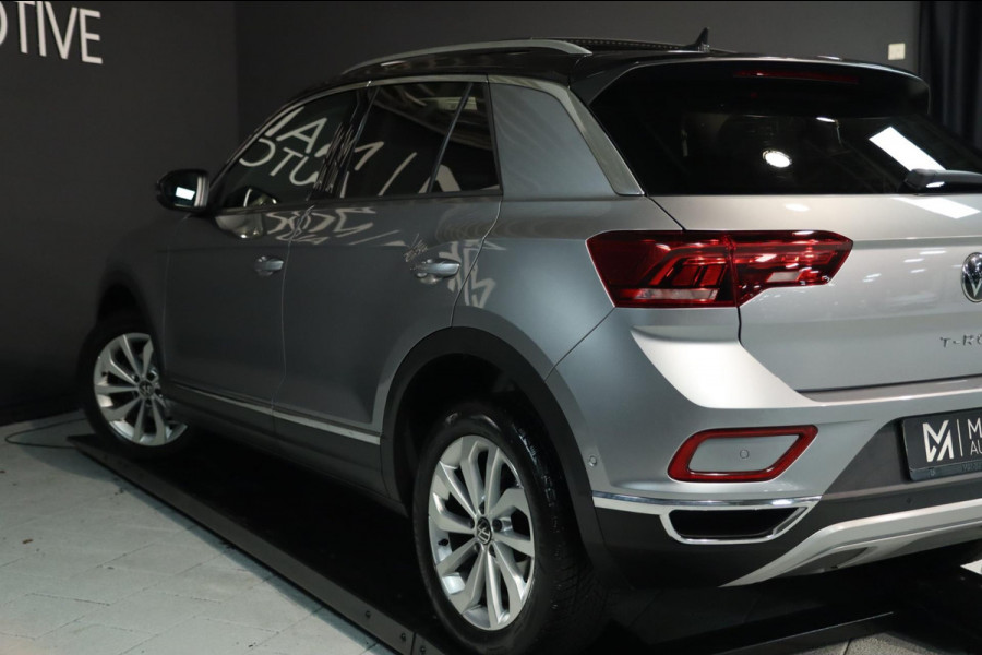 Volkswagen T-Roc 1.5 TSI ACT / PANODAK / VIRTUAL / ACC / KEYLESS / CAMERA / CARPLAY