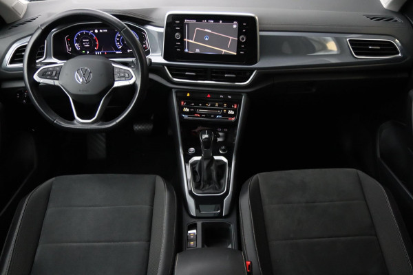 Volkswagen T-Roc 1.5 TSI ACT / PANODAK / VIRTUAL / ACC / KEYLESS / CAMERA / CARPLAY