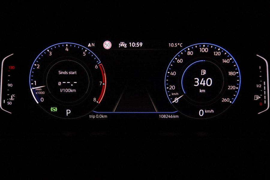 Volkswagen T-Roc 1.5 TSI ACT / PANODAK / VIRTUAL / ACC / KEYLESS / CAMERA / CARPLAY