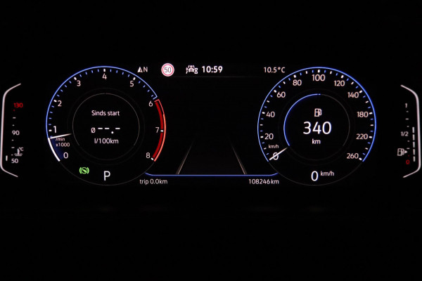 Volkswagen T-Roc 1.5 TSI ACT / PANODAK / VIRTUAL / ACC / KEYLESS / CAMERA / CARPLAY