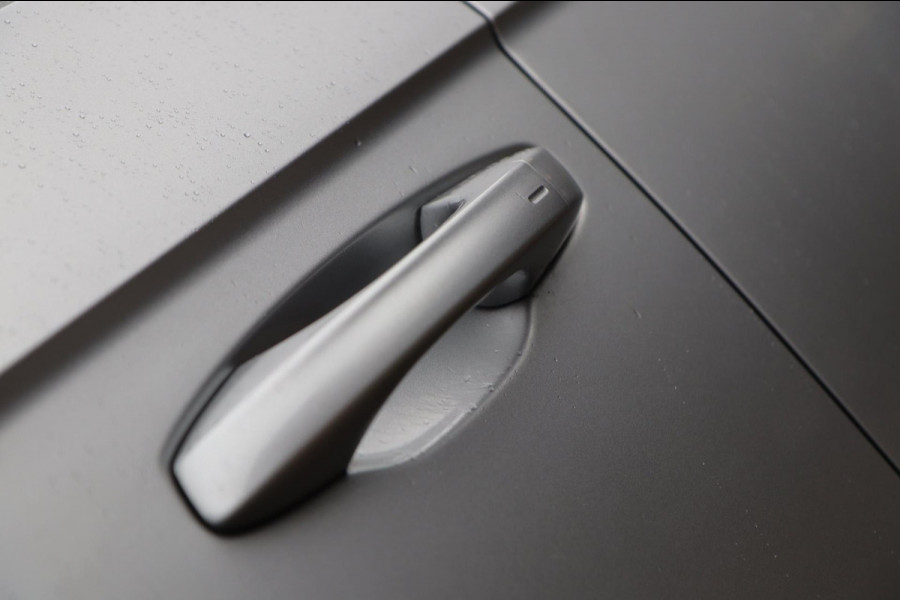 Volkswagen T-Roc 1.5 TSI ACT / PANODAK / VIRTUAL / ACC / KEYLESS / CAMERA / CARPLAY