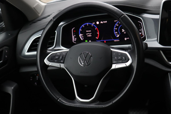 Volkswagen T-Roc 1.5 TSI ACT / PANODAK / VIRTUAL / ACC / KEYLESS / CAMERA / CARPLAY