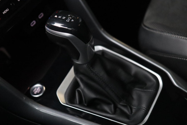 Volkswagen T-Roc 1.5 TSI ACT / PANODAK / VIRTUAL / ACC / KEYLESS / CAMERA / CARPLAY