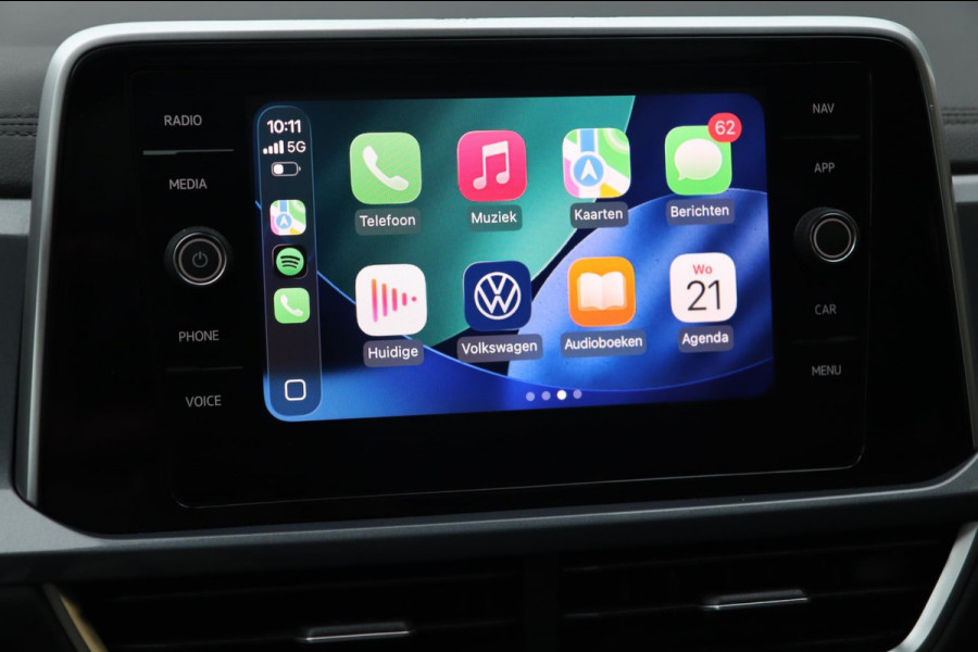 Volkswagen T-Roc 1.5 TSI ACT / PANODAK / VIRTUAL / ACC / KEYLESS / CAMERA / CARPLAY