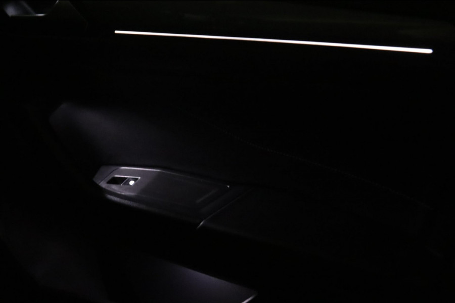 Volkswagen T-Roc 1.5 TSI ACT / PANODAK / VIRTUAL / ACC / KEYLESS / CAMERA / CARPLAY