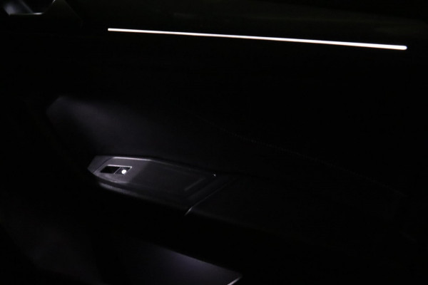 Volkswagen T-Roc 1.5 TSI ACT / PANODAK / VIRTUAL / ACC / KEYLESS / CAMERA / CARPLAY