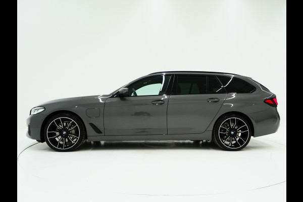 BMW 5 Serie Touring 530e xDrive | Panoramadak | Harman/Kardon | HUD | Camera | Leder | Keyless | Adaptive Cruise