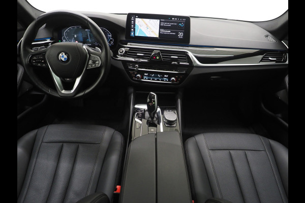BMW 5 Serie Touring 530e xDrive | Panoramadak | Harman/Kardon | HUD | Camera | Leder | Keyless | Adaptive Cruise