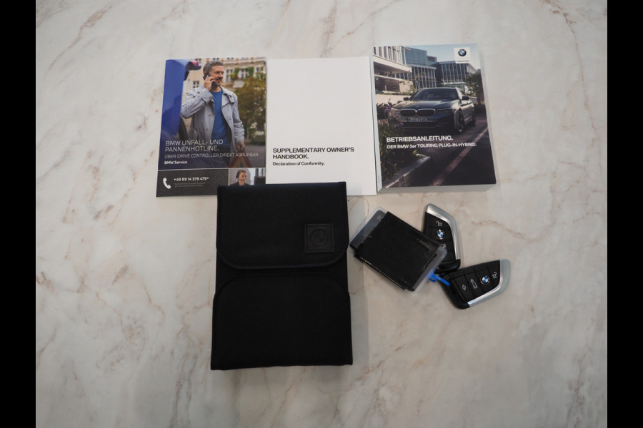 BMW 5 Serie Touring 530e xDrive | Panoramadak | Harman/Kardon | HUD | Camera | Leder | Keyless | Adaptive Cruise