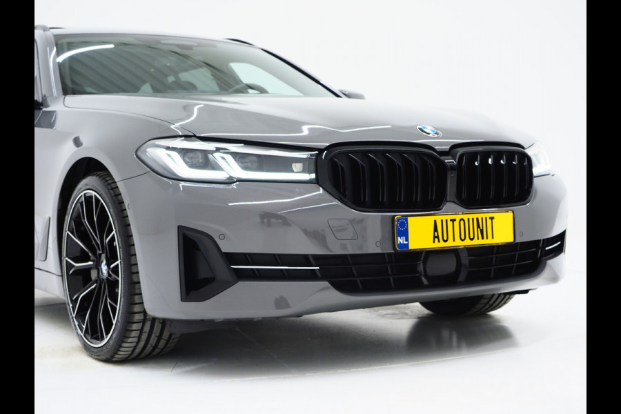 BMW 5 Serie Touring 530e xDrive | Panoramadak | Harman/Kardon | HUD | Camera | Leder | Keyless | Adaptive Cruise